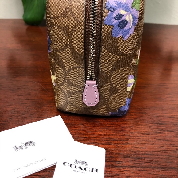 COACH - Picture 8 of 8